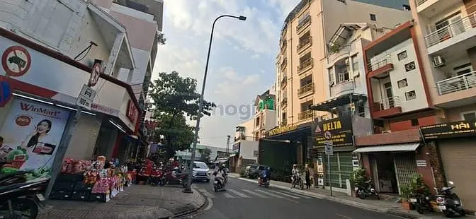 Đường Cách Mạng Tháng 8 Quận 3 4,3M*15M 2 Tầng Đối Diện Câu Lạc Bộ La