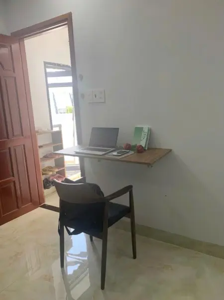 Phòng Ban Công & Cửa Sổ. Nằm Trong Khu Biệt Thự, An Ninh Cực Tốt. Cách Trường Đh Nguyễn Tất Thạnh 7P