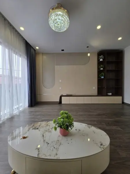 Cho Thuê Nhà Nguyên Căn Mới Xây - Long Biên - 5 Tầng