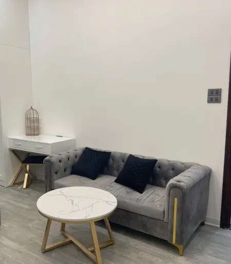 Trống Căn Hộ Cao Cấp - Phong Cách Châu Âu - Ngõ 176 Đội Cấn - Ba Đình