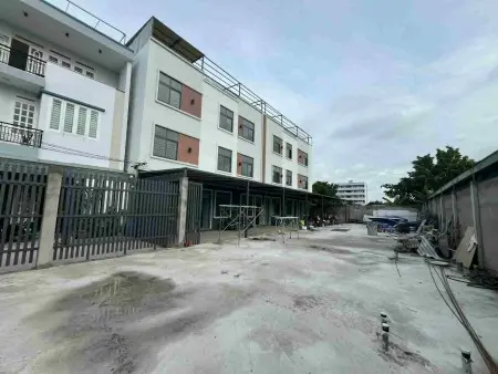 Phòng Mới, Có Gác, Cách Đh Ntt 300M