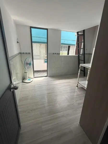 Phòng Bùi Viện Ttâm Q.1, Full Nội Thất, Có Ban Công, Có Gác