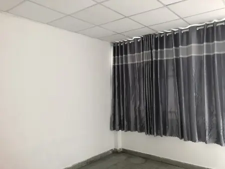 Cho Thuê Nguyên Tầng 02 Phòng Thoáng Mát, Có Ban Công, Đường Cộng Hòa