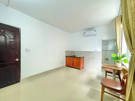 Phòng Cửa Sổ Lớn Gần Nhà Ga T3 - Etown Cộng Hòa