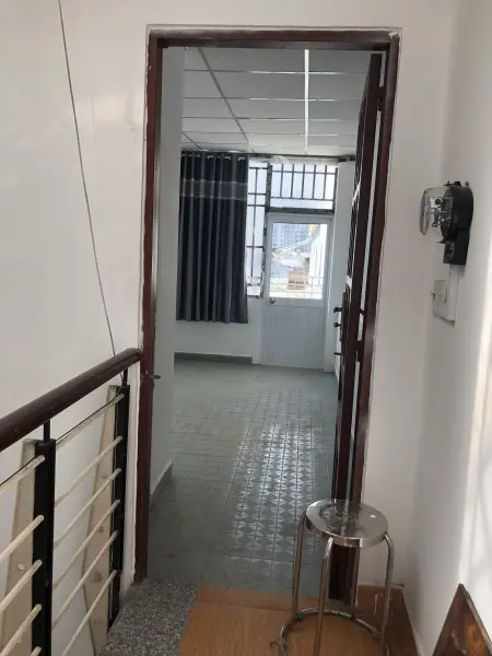 Cho Thuê Nguyên Tầng 02 Phòng Thoáng Mát, Có Ban Công, Đường Cộng Hòa