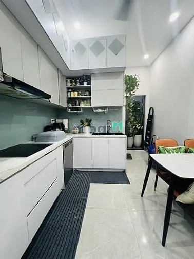 Q1- Siêu Phẩm Nguyễn Văn Cừ- Full Nội Thất - Vài Bước Ra Mặt Tiền