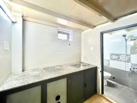 Phòng Gác Cao - Cửa Sổ Thoáng Sinh Viên Ngay Lê Văn Việt