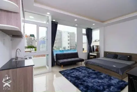 Cho Thuê Phòng Thang Máy - Ban Công - Ngay Trung Tâm - Cầu Bông - Full Nội Thất - Chợ Bà Chiểu