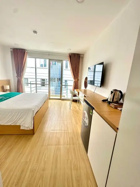 Cho Thuê Khách Sạn Cao Cấp Theo Tháng Bang Công Rộng Rãi Chỉ 230K/ Đêm