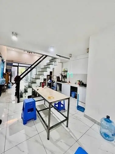 Bán Nhà Mặt Tiền Trục Huyết Mạch Phú Hữu - Thủ Đức, 85M2. Giá Hơn 5 Tỷ