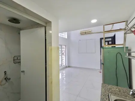 Phòng Trọ 35M2 Siu Rộng Full Nội Thất - Thang Máy - Free 4 Xe Ngay Văn Lang 3 Sát Chân Cầu Bình Lợi