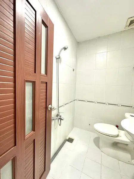 Nhà Mới, Ô Tô Tận Nơi, Thang Máy Ngay Đh Bách Khoa, Cầu Vượt 3/2