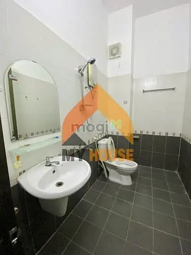 Ùi Ôi Nhà Gì Mà Rẻ Quá Trời Quá Đất 20Tr/4Pn Ngay Metro Q2