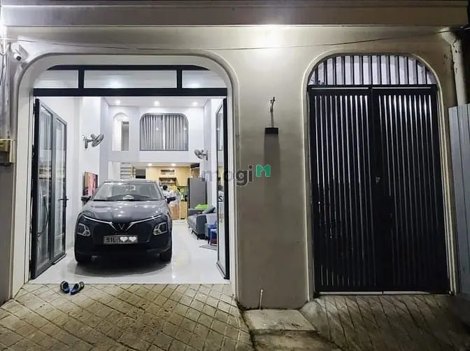 Bán Nhà 2 Tầng Hẻm Ô Tô Đình Phong Phú - Ngang 6M - 74M² - Giá 6.X Tỷ