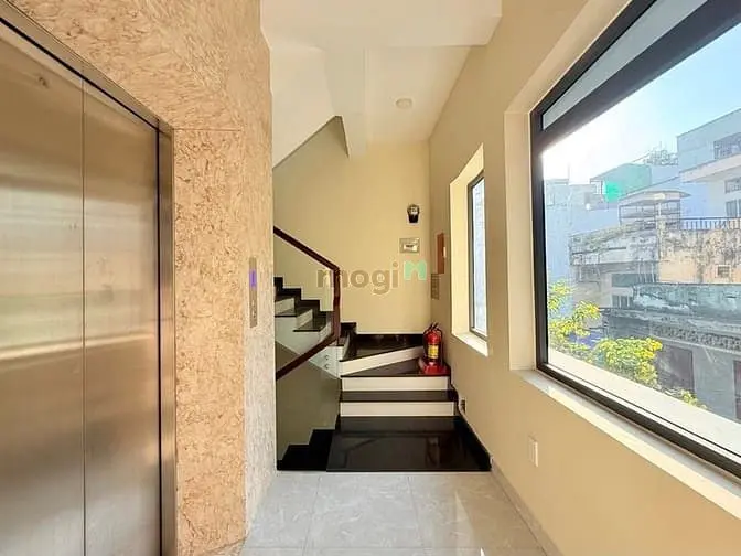 Nhà Lô Góc Mặt Tiền Ni Sư Huỳnh Liên – 6 Tầng Thang Máy – Vuông A4