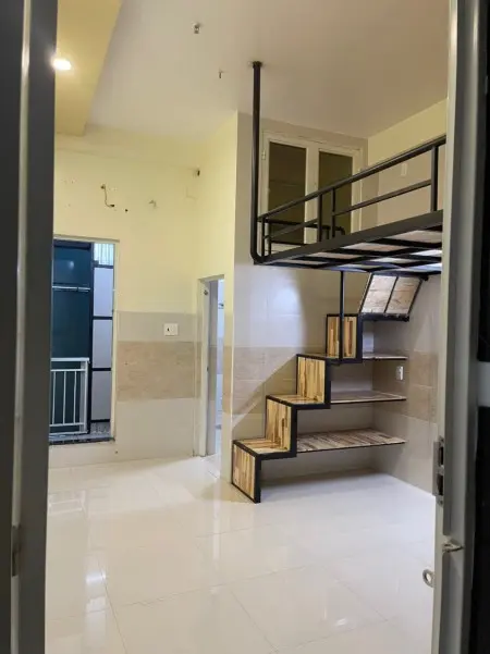 Cực Hot!!! 1 Phòng Ngủ Cực Rộng 35M2, Có Gác, Cửa Sổ Lớn Thoáng Mát - Toilet Riêng - Giá Siêu Rẻ