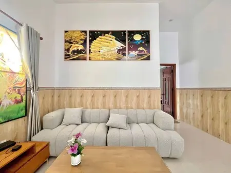 Cho Thuê Nhà 3 Tầng Kiệt Oto 7,5M Cù Chính Lan, Thanh Khê, 15Tr