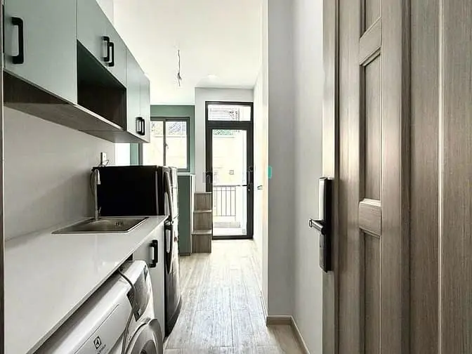 Hai Bà Trưng Q.1 6M X 15M 4 Tầng Sân Thượng 9 Ph Căn Hộ Dịch Vụ Sang