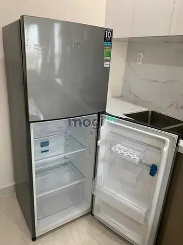 Cho Thuê Căn Hộ 2Pn Nội Thất Cơ Bản Chung Cư Park Legend Giá 14Tr/Th