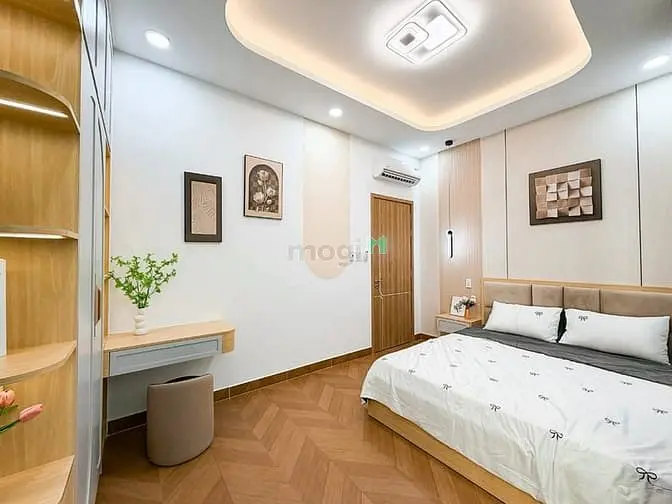 Q1- Võ Thị Sáu- 4Pn- Sân Thượng, Ngang Vip 6.6