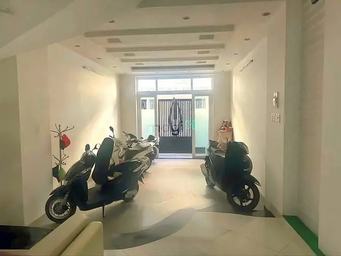 Nhà Hxh 5 Tầng, Chợ Bàn Cờ, Xe Hơi Vào Nhà, Khu Cao Tầng, Giá 19.8 Tỷ