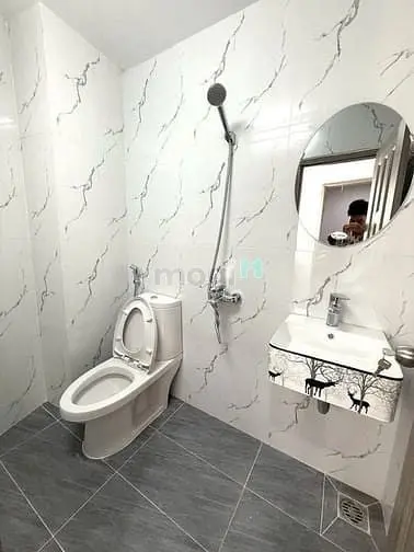 Hai Bà Trưng Q.1 6M X 15M 4 Tầng Sân Thượng 9 Ph Căn Hộ Dịch Vụ Sang