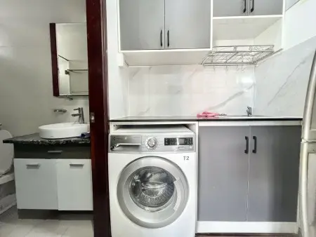 Mới Trống Phòng Ban Công View Đẹp Thiết Kế Hiện Đại Rộng Thoáng