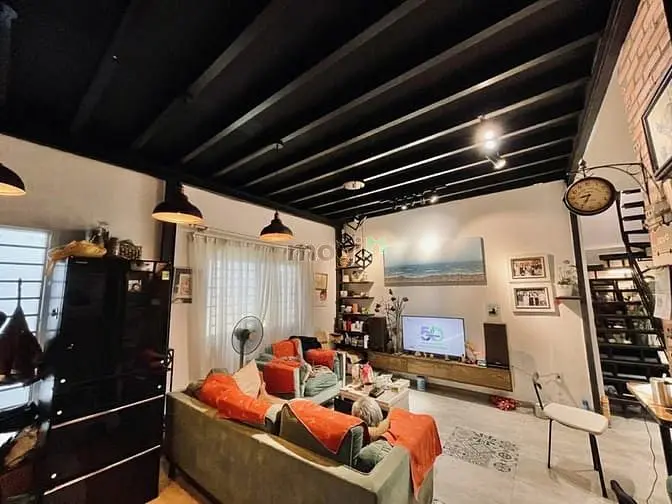 Phú Nhuận- Vip Huỳnh Văn Bánh- Sát Mặt Tiền- Tặng Hết Nội Thất Xịn