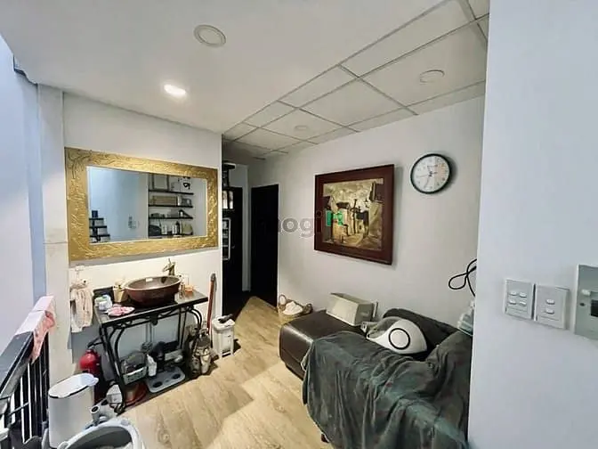 Phú Nhuận- Vip Huỳnh Văn Bánh- Sát Mặt Tiền- Tặng Hết Nội Thất Xịn