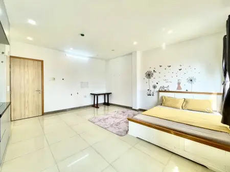 Phòng Cửa Sổ Trời Có Thang Máy Gần Ngã 6 Gò Vấp