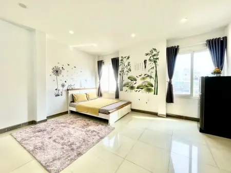 Phòng Cửa Sổ Trời Có Thang Máy Gần Ngã 6 Gò Vấp