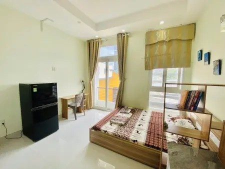 Cho Thuê Phòng Ban Công, Cửa Sổ, Full Nội Thất. Bình Thạnh Gần Ngã Tư Hàng Xanh, Hutech, Hồng Bàng