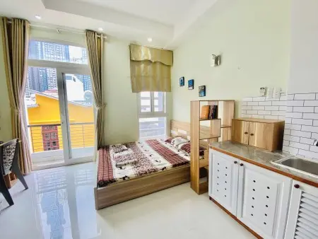 Cho Thuê Phòng Ban Công, Cửa Sổ, Full Nội Thất. Bình Thạnh Gần Ngã Tư Hàng Xanh, Hutech, Hồng Bàng