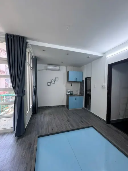 Cho Thuê Căn Hộ Dịch Vụ Studio Ban Công – Gần Sân Bay Tân Sơn Nhất, Etown, Chợ Hoàng Hoa Thám