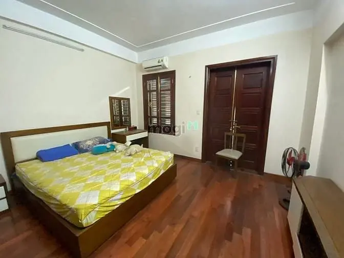 Cho Thuê Nhà Kinh Doanh, Ô Tô Tránh Tại Trung Kính, 55M, 4T, Mt4, 22Tr