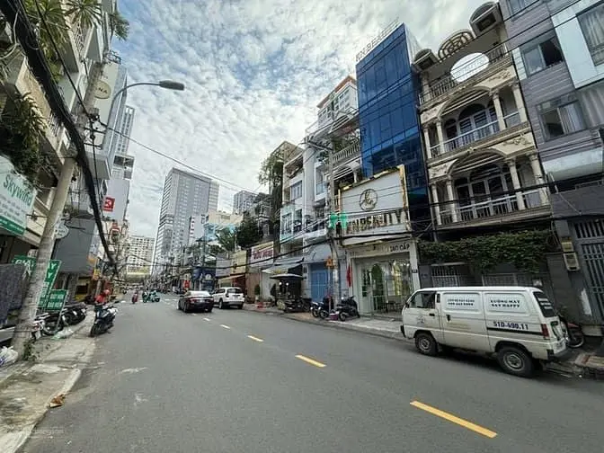 Bán Nhà Mặt Tiền Đường Nguyễn Văn Thương 135M2, Giá 25 Tỷ, Tn 105 Trệu