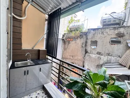 Cho Thuê Phòng Bancony Tách Bếp Ngay Khu Phan Xích Long Q Phú Nhuận