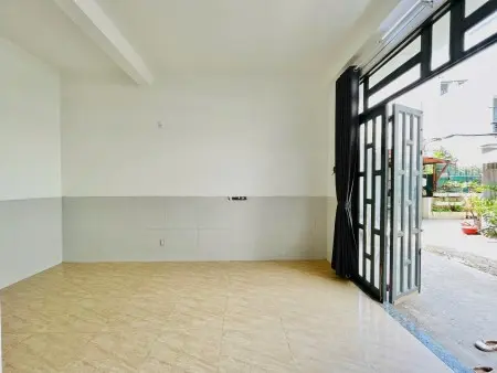 Nguyên Căn Tầng Trệt Full Nt Ngay Dương Quảng Hàm