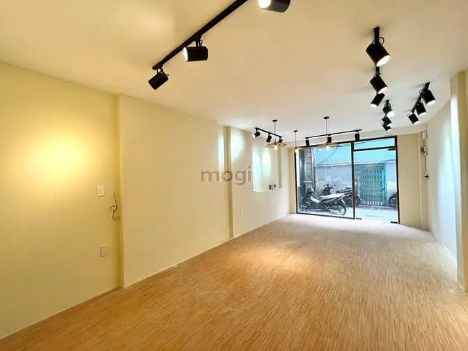 Chính Chủ Cho Thuê Mặt Bằng Ngay Cao Thắng Quận 3