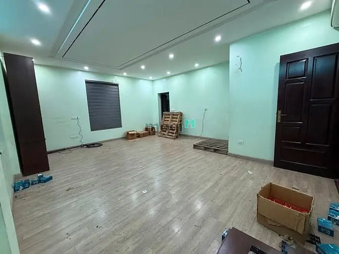 Cho Uê Nhà Liền Kề Dt 70M2 X 5T, Mt 4M. 18Tr/Th, Taị Cục 5 Tân Triều