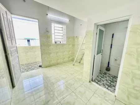 Gác Cao, View Ban Công Thoáng Mát Cách Học Viện Bưu Chính Chỉ 750M, Hutech E, Lê Văn Việt