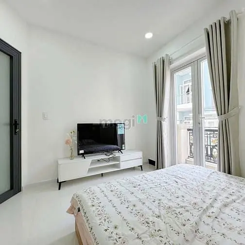 Căn Hộ Studio - 1Pn - Tách Bếp - Full Nội Thất Ngay Công Viên Làng Hoa