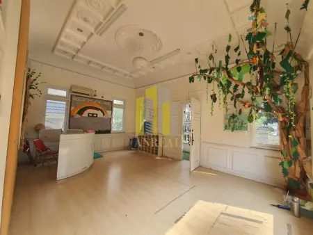 Cho Thuê Biệt Thự Gần Võ Trường Toản - Căn Góc Hơn 400M2 8 Phòng Giá 5000 Usd