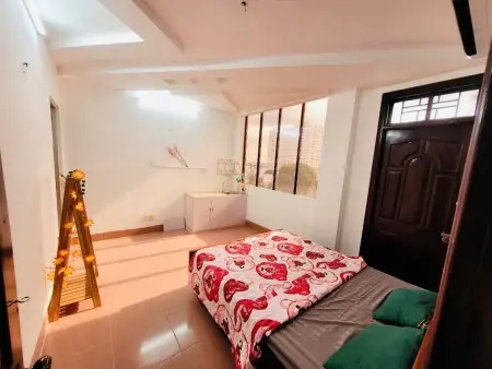 Phòng Ban Công Siêu Thoáng Mát, Mặt Tiền Quốc Lộ 22. Đối Diện Chợ Đầu Mối Hóc Môn