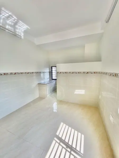 Còn 1P, 3Tr5, Cửa Sổ Trời, Máy Lạnh, Gần Ngã 4 Tđức & Các Trường Đh, Khu Cnc