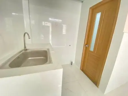 Trống Phòng Có Gác Ngay Cầu Vượt Hoàng Hoa Thám Tân Bình