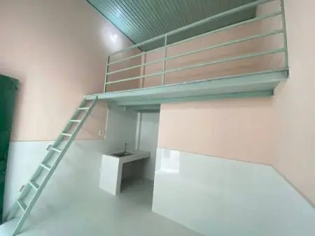 Trống Phòng Có Gác Ngay Cầu Vượt Hoàng Hoa Thám Tân Bình