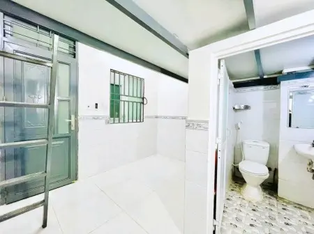 Trống Phòng 3Tr4 Ở Tây Thạnh Kế Bên Đh Công Thương