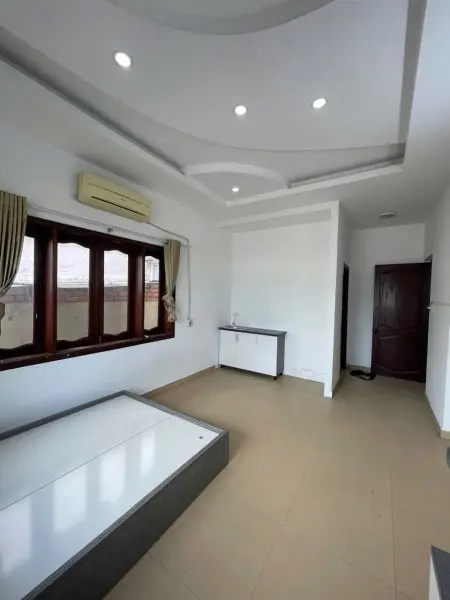 Phòng Full Nội Thất – Cửa Sổ Rộng, Thoáng Mát Ở Hoàng Hoa Thám