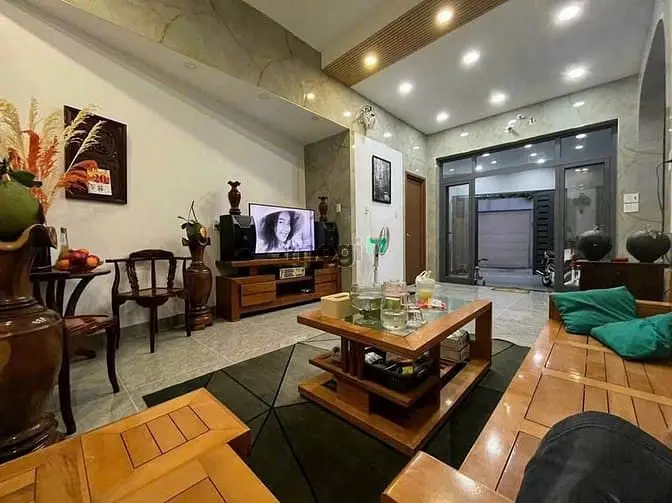 Bán Gấp Nhà Quận 2 👉 Mặt Tiền Đường Ô Tô Thông 2 Chiều Ngang 8.64M